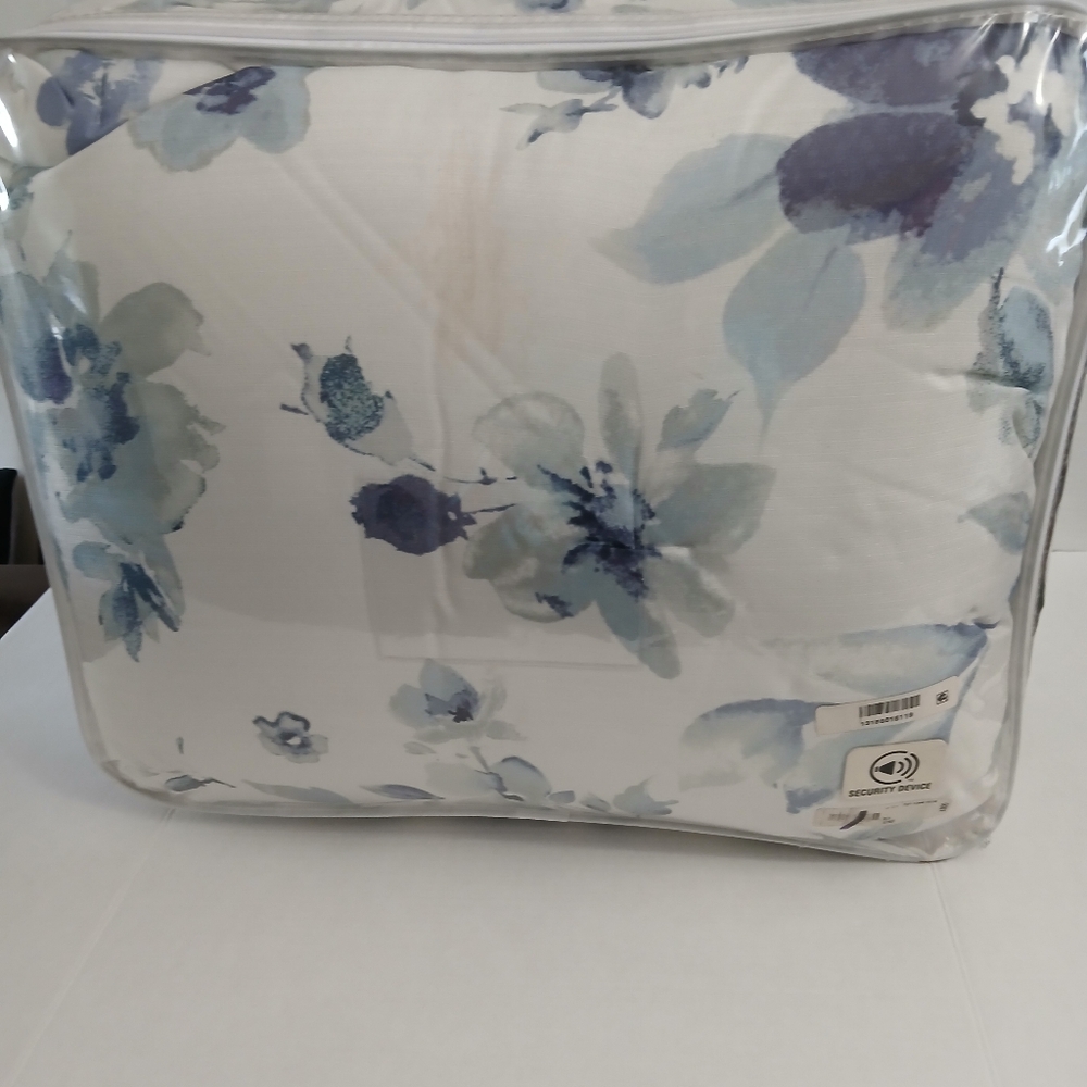 HOME EXPRESSIONS 10 PIECE BEDDING - Picture 5 of 16